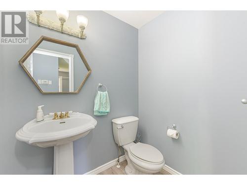 160 Carlin Street, Grindrod, BC - Indoor Photo Showing Bathroom