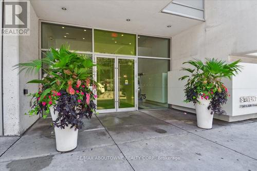 326 - 75 Portland Street, Toronto (Waterfront Communities), ON - Outdoor