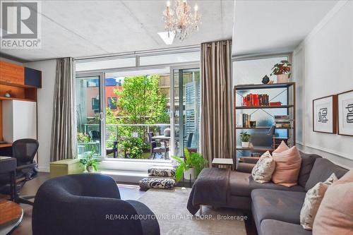 326 - 75 Portland Street, Toronto (Waterfront Communities), ON - Indoor Photo Showing Living Room