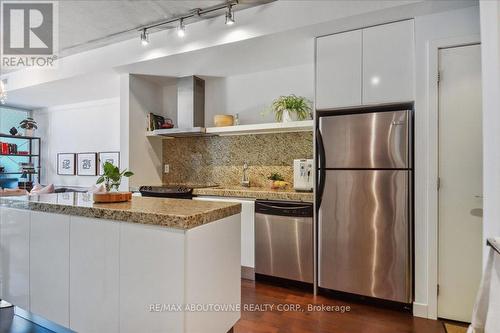 326 - 75 Portland Street, Toronto (Waterfront Communities), ON - Indoor Photo Showing Kitchen With Upgraded Kitchen