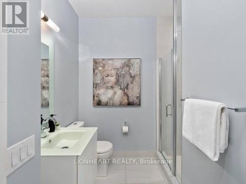 605 - 111 St Clair Avenue W, Toronto (Yonge-St. Clair), ON - Indoor Photo Showing Bathroom