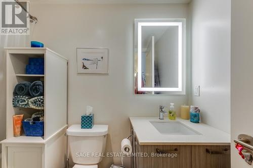 411 - 2301 Danforth Avenue, Toronto (East End-Danforth), ON - Indoor Photo Showing Bathroom