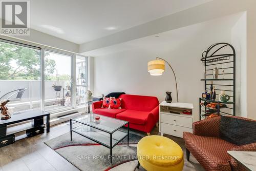 411 - 2301 Danforth Avenue, Toronto (East End-Danforth), ON - Indoor Photo Showing Living Room