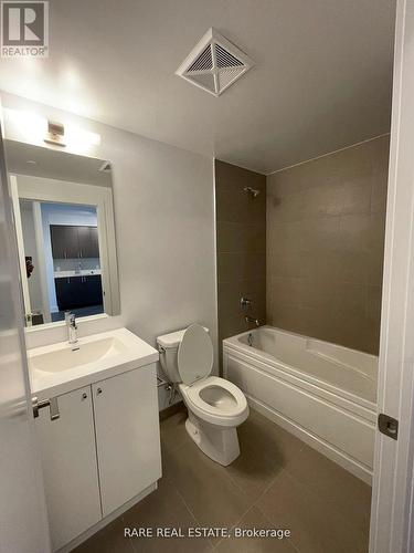 2510 - 2550 Simcoe Street N, Oshawa (Windfields), ON - Indoor Photo Showing Bathroom