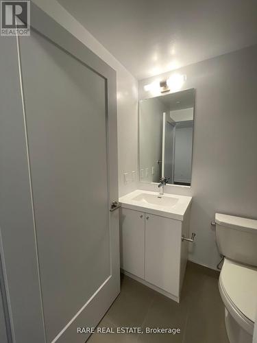 2510 - 2550 Simcoe Street N, Oshawa (Windfields), ON - Indoor Photo Showing Bathroom