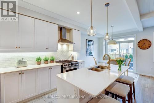 75 Landolfi Way, Bradford West Gwillimbury (Bradford), ON - Indoor Photo Showing Kitchen With Double Sink With Upgraded Kitchen