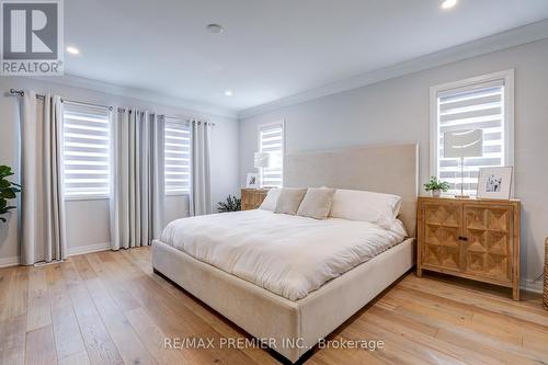 75 Landolfi Way, Bradford West Gwillimbury (Bradford), ON - Indoor Photo Showing Bedroom