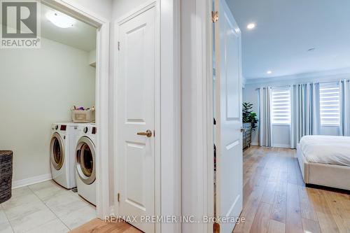 75 Landolfi Way, Bradford West Gwillimbury (Bradford), ON - Indoor Photo Showing Laundry Room