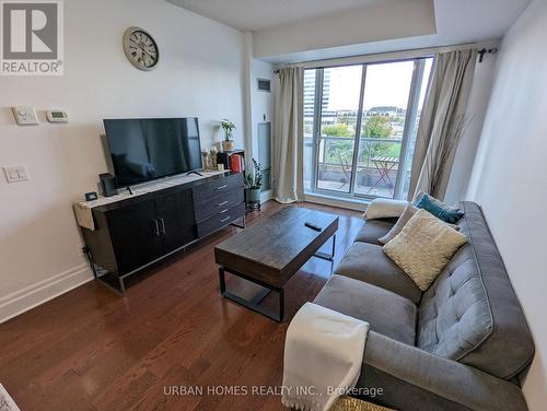 308 - 39 Upper Duke Crescent, Markham (Unionville), ON - Indoor Photo Showing Living Room