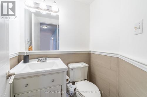 2 Rundle Crescent, Barrie, ON - Indoor Photo Showing Bathroom