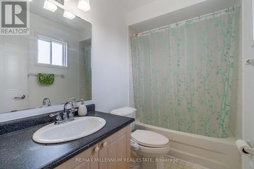 2 Rundle Crescent, Barrie, ON - Indoor Photo Showing Bathroom