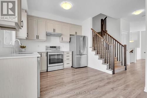 29 - 575 Woodward Avenue, Hamilton (Parkview), ON - Indoor Photo Showing Kitchen