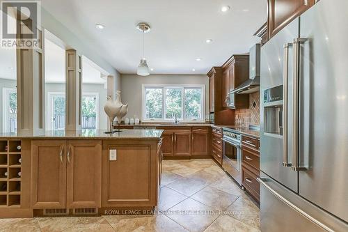 2169 Grand Ravine Drive, Oakville (River Oaks), ON - Indoor Photo Showing Kitchen With Upgraded Kitchen