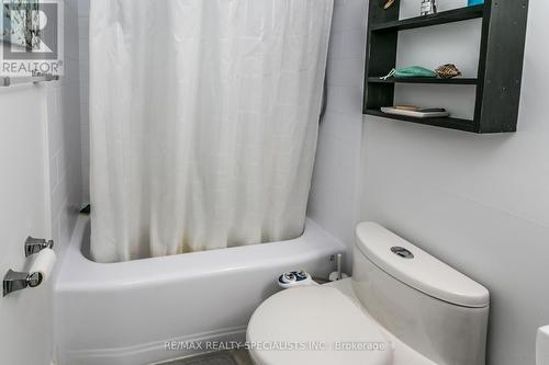 1708 - 21 Knightsbridge Road, Brampton (Queen Street Corridor), ON - Indoor Photo Showing Bathroom