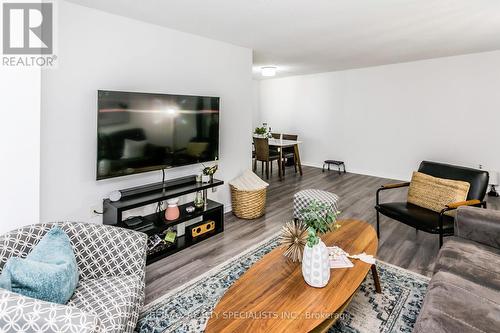 1708 - 21 Knightsbridge Road, Brampton, ON - Indoor Photo Showing Living Room