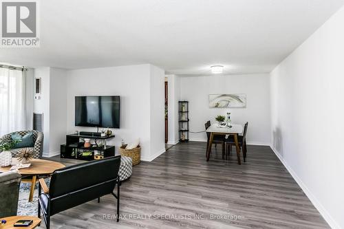 1708 - 21 Knightsbridge Road, Brampton (Queen Street Corridor), ON - Indoor Photo Showing Living Room