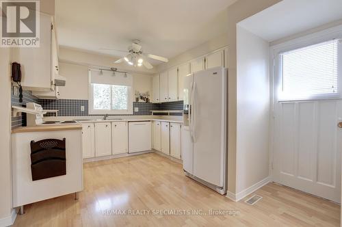 2312 Homelands Drive, Mississauga (Sheridan), ON - Indoor Photo Showing Kitchen