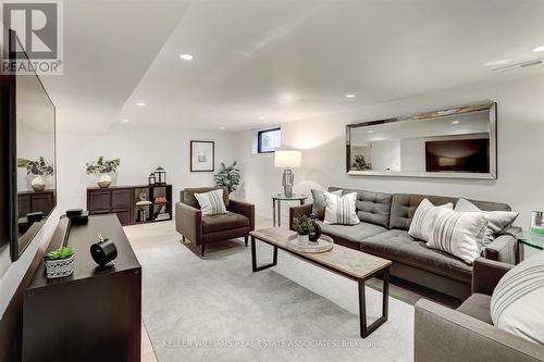 2107 Courtland Crescent, Mississauga (Lakeview), ON - Indoor Photo Showing Living Room