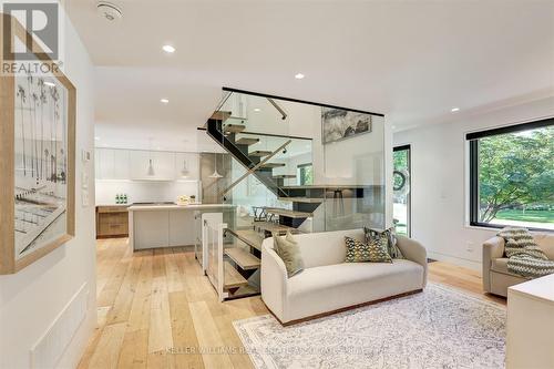 2107 Courtland Crescent, Mississauga (Lakeview), ON - Indoor Photo Showing Living Room