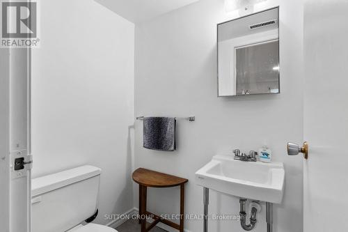 94 - 90 Tiffany Drive, London, ON - Indoor Photo Showing Bathroom