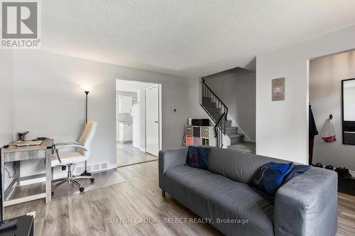 94 - 90 Tiffany Drive, London, ON - Indoor Photo Showing Living Room