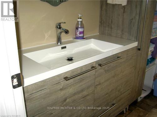 52 Sussex Square, Georgian Bluffs, ON - Indoor Photo Showing Bathroom