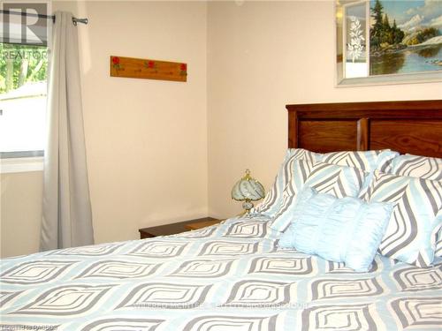 52 Sussex Square, Georgian Bluffs, ON - Indoor Photo Showing Bedroom