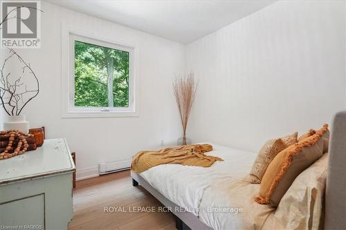 242 1St Street A W, Owen Sound, ON - Indoor Photo Showing Bedroom