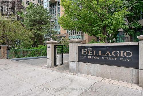 1109 - 300 Bloor Street E, Toronto (Rosedale-Moore Park), ON - Outdoor