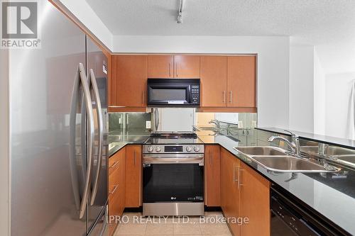 1109 - 300 Bloor Street E, Toronto (Rosedale-Moore Park), ON - Indoor Photo Showing Kitchen With Double Sink