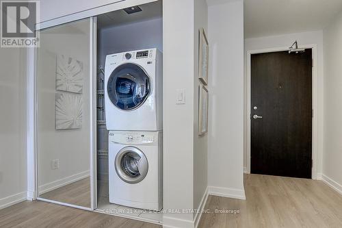 2305 - 170 Sumach Street, Toronto (Regent Park), ON - Indoor Photo Showing Laundry Room