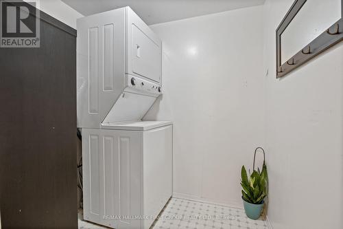 1811 - 3233 Eglinton Avenue E, Toronto (Scarborough Village), ON - Indoor Photo Showing Laundry Room