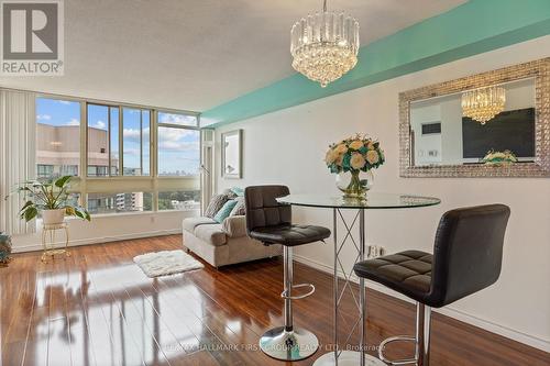 1811 - 3233 Eglinton Avenue E, Toronto (Scarborough Village), ON - Indoor Photo Showing Living Room