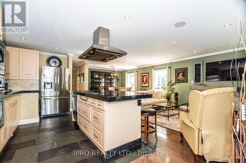 141 Toynbee Trail, Toronto (Guildwood), ON - Indoor Photo Showing Kitchen