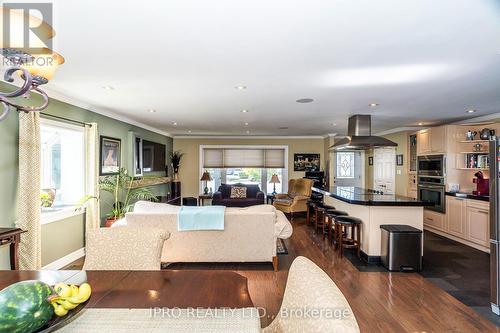 141 Toynbee Trail, Toronto (Guildwood), ON - Indoor Photo Showing Living Room