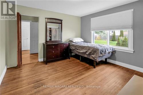 2503 Coral Avenue, Fort Erie (Stevensville), ON - Indoor Photo Showing Bedroom