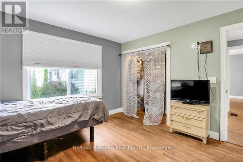 2503 Coral Avenue, Fort Erie, ON - Indoor Photo Showing Bedroom