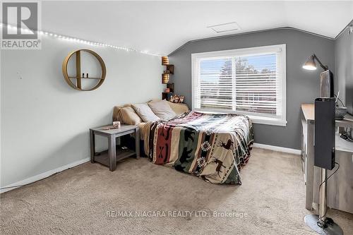 2503 Coral Avenue, Fort Erie (Stevensville), ON - Indoor Photo Showing Bedroom