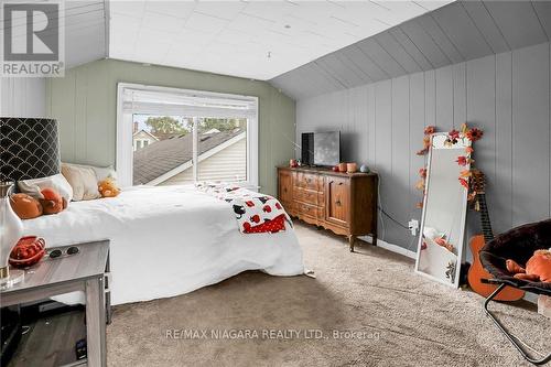 2503 Coral Avenue, Fort Erie, ON - Indoor Photo Showing Bedroom