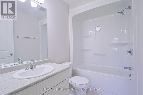 17 Hawthorn Avenue, Thorold, ON - Indoor Photo Showing Bathroom