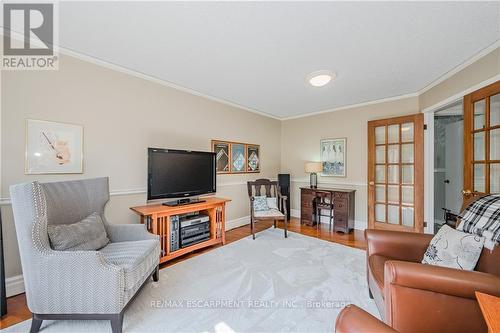 223 Christie Street, Guelph/Eramosa (Rockwood), ON - Indoor Photo Showing Living Room