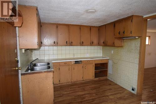 917 14Th Street W, Prince Albert, SK - Indoor Photo Showing Kitchen With Double Sink