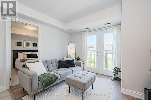 304 - 64 Frederick Drive, Guelph (Guelph South), ON - Indoor Photo Showing Living Room