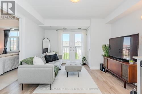 304 - 64 Frederick Drive, Guelph (Guelph South), ON - Indoor Photo Showing Living Room