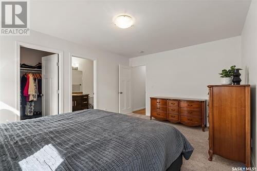 1246 Hargreaves Way, Saskatoon, SK - Indoor Photo Showing Bedroom