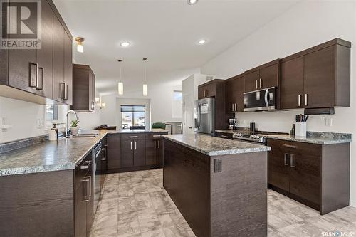 1246 Hargreaves Way, Saskatoon, SK - Indoor Photo Showing Kitchen With Double Sink With Upgraded Kitchen