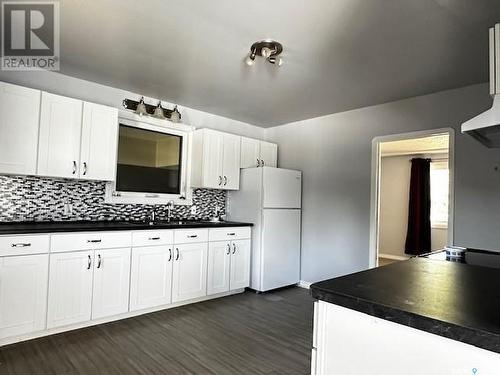 205 Taylor Street, Neudorf, SK - Indoor Photo Showing Kitchen