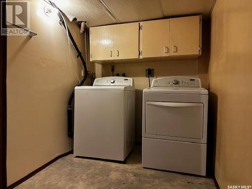 205 Taylor Street, Neudorf, SK - Indoor Photo Showing Laundry Room