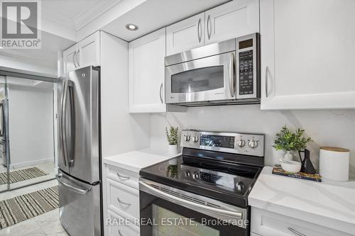 1404 - 33 University Avenue, Toronto (Bay Street Corridor), ON - Indoor Photo Showing Kitchen With Stainless Steel Kitchen