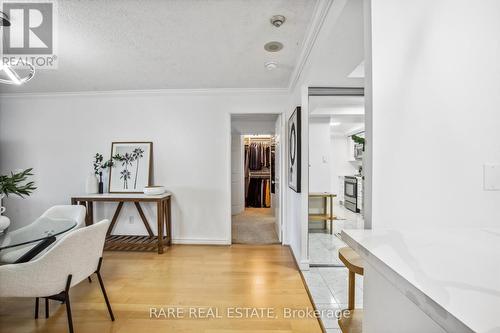 1404 - 33 University Avenue, Toronto (Bay Street Corridor), ON - Indoor Photo Showing Dining Room